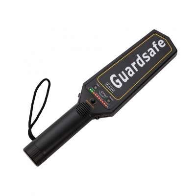 High sensitivity rechargeable hand held metal detector